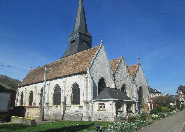 Photo de l'extérieur de l'église Saint Denis de Duclair